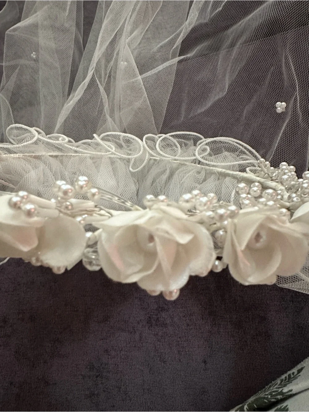 Source Unknown White Floral Pearl Accent Veil Headband